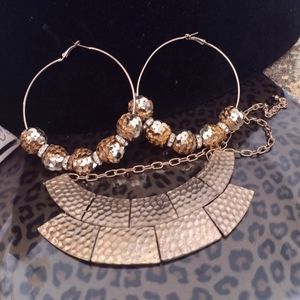 New!!! 😍❤️😍 gold Earrings and gorgeous necklace